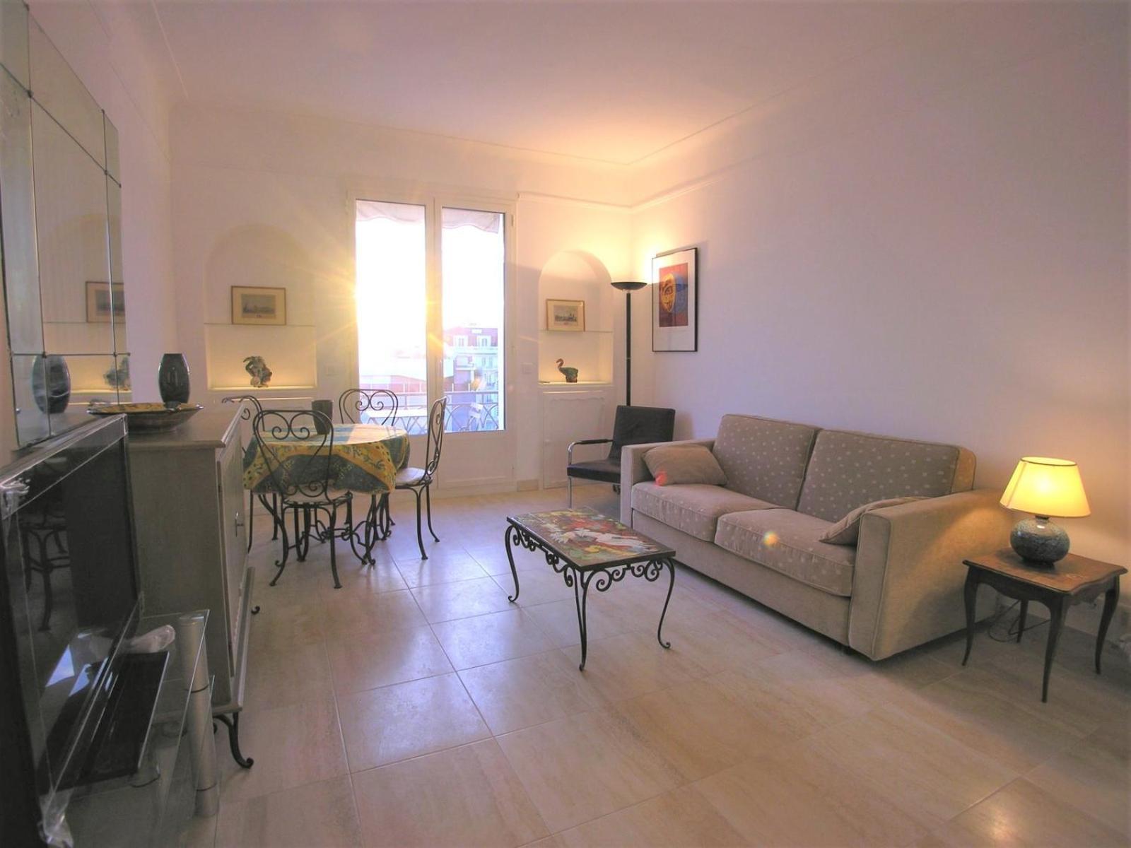 Apartment Palais Miramar - & G17 - Vue - Croisette Emplacement Unique -20 - Wifi - Clim Cannes